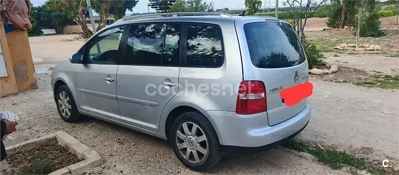 Usado VW Touran Edition 105 CV (77 kW) 2005 Gris / plata Monovolumen