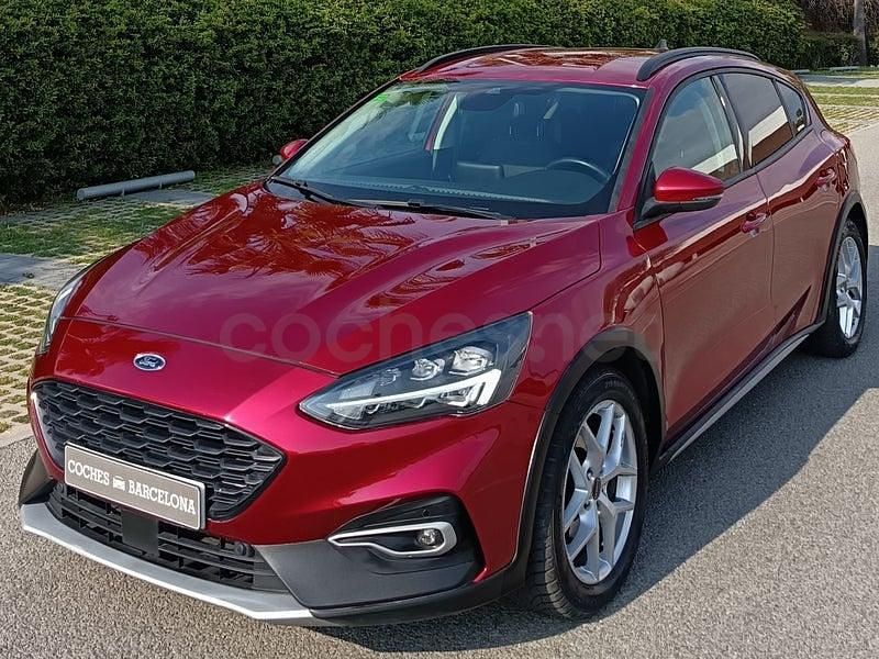 Używany Ford Focus Active 125 KM (91 kW) 2019 Czerwony Sedan/Limuzyna