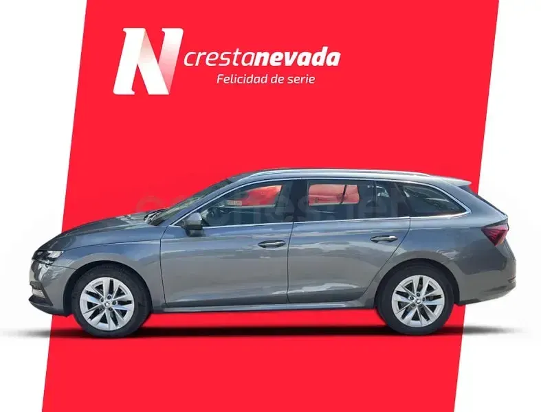 Usado Skoda Octavia Selection 150 CV (110 kW) 2023 Gris / plata Familiar