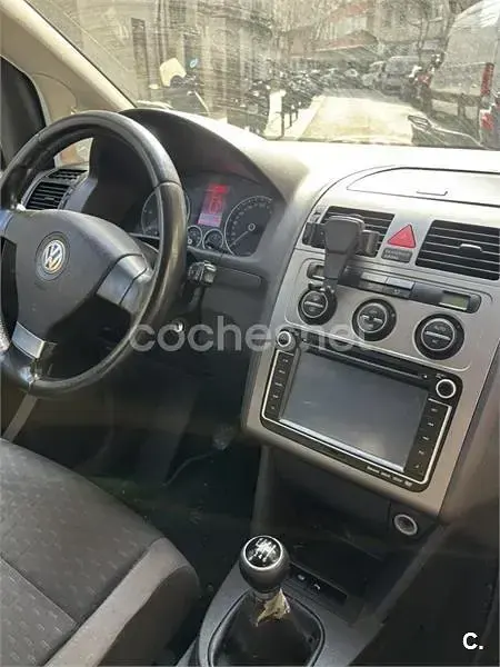 Usado VW Touran Advance 105 CV (77 kW) 2008 Negro Monovolumen