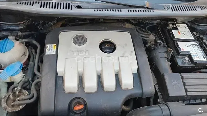Usado VW Touran 140 CV (102 kW) 2006 Negro Monovolumen