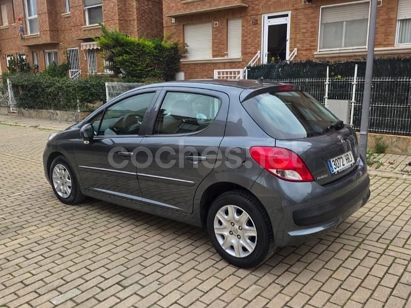 Begagnad Peugeot 207 68 HK (50 kW) 2013 Grå Sedan