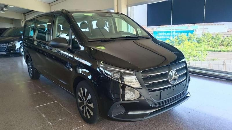 Negro Nuevo 2025 Mercedes Vito Monovolumen | 56.446 € (Caro) - Imagen 1/4