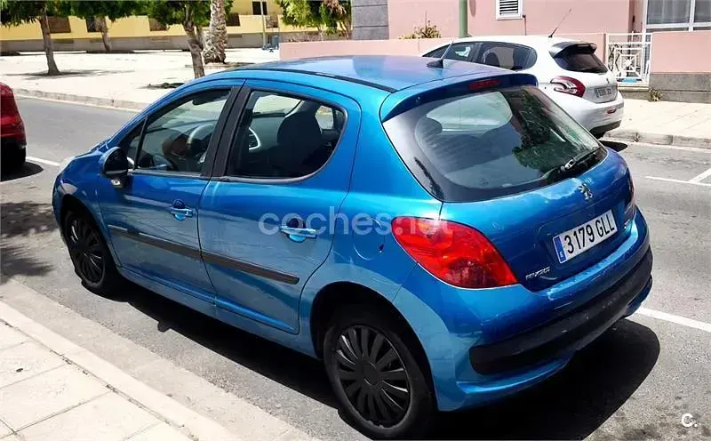 Usado Peugeot 207 75 CV (55 kW) 2009 Azul Berlina