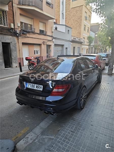 Negro Usado 2010 Mercedes C63 AMG AMG Berlina | 33.500 € - Imagen 1/4