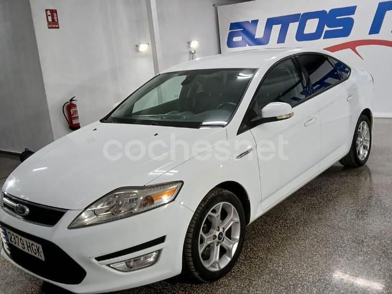 Usado Ford Mondeo Titanium 140 CV (102 kW) 2011 Blanco Berlina