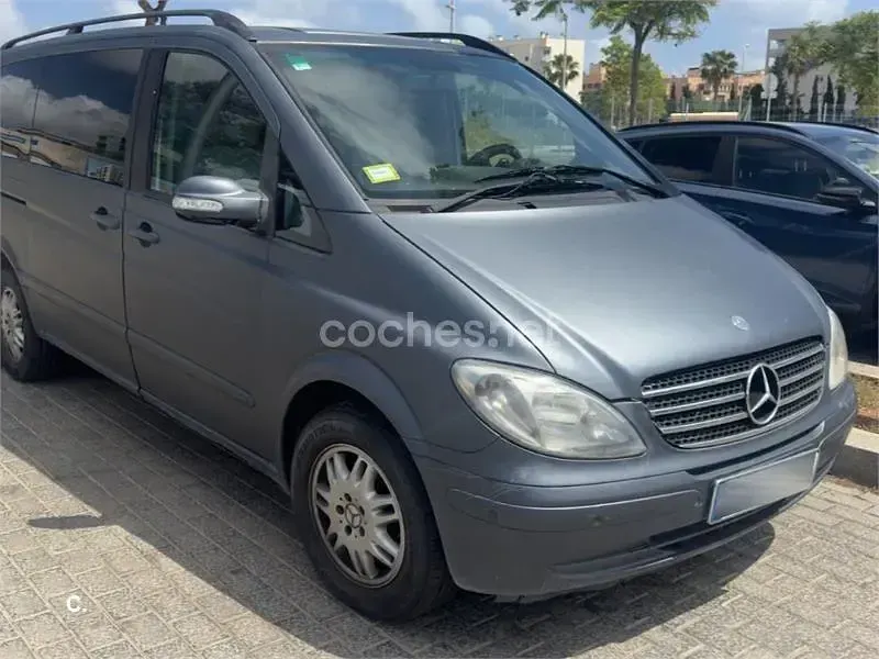 Usado Mercedes Viano 150 CV (110 kW) 2005 Gris / plata Monovolumen