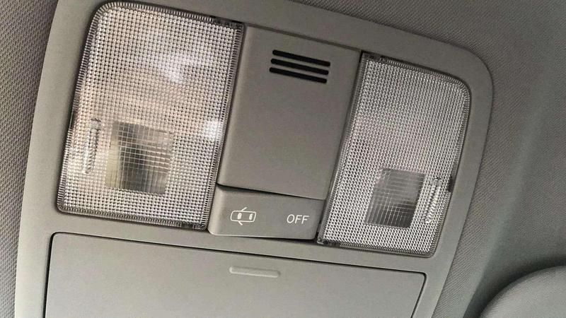 Usado Toyota Avensis Advance 112 CV (82 kW) 2016 Blanco Berlina