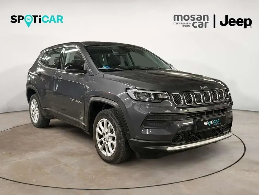 Usado Jeep Compass Altitude 131 CV (96 kW) 2025 Gris SUV