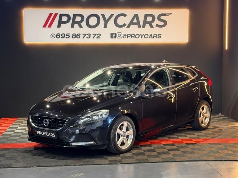 Negro Usado 2014 Volvo V40 Kinetic Familiar | 9990 € (Precio justo) - Imagen 1/4
