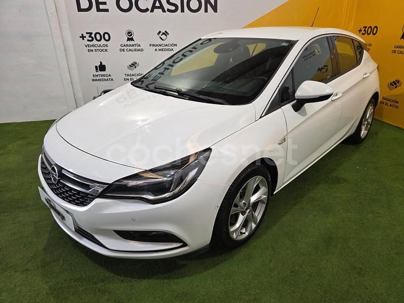 Blanco Usado 2016 Opel Astra Excellence Berlina | 6990 € (Precio justo) - Imagen 1/4