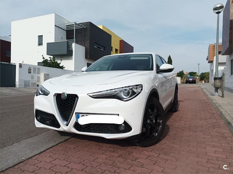 Usado Alfa Romeo Stelvio Sprint 190 CV (139 kW) 2019 Blanco SUV