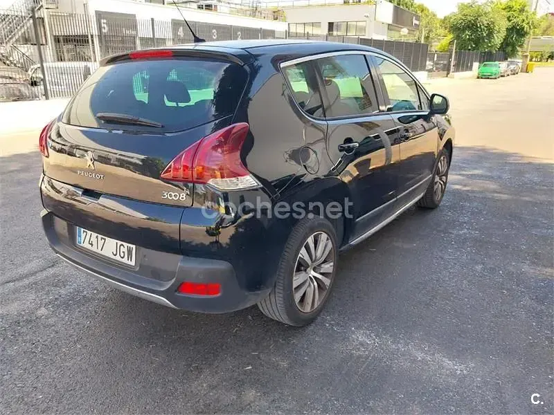 Usado Peugeot 3008 Style 130 CV (95 kW) 2016 Negro Berlina