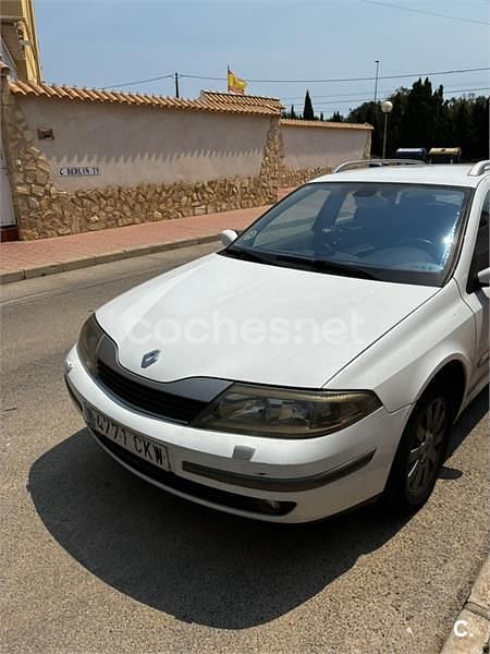 Blanco Usado 2003 Renault Laguna GrandTour Dynamique Familiar | 3000 € - Imagen 1/4