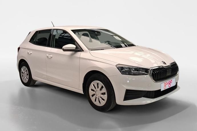 Usado Skoda Fabia Ambition 80 CV (58 kW) 2022 Blanco Utilitario