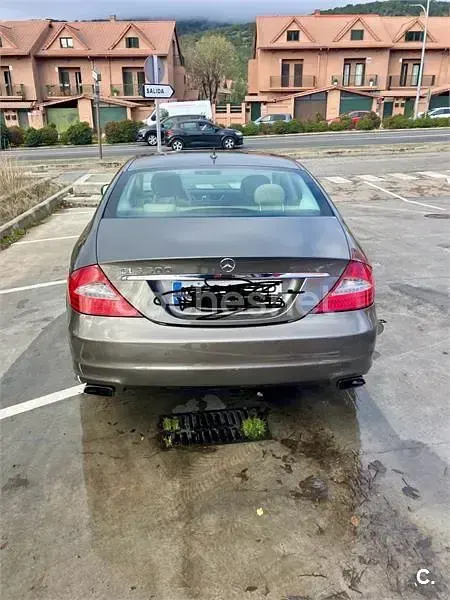 Usado Mercedes CLS500 388 CV (285 kW) 2009 Gris / plata Coupe