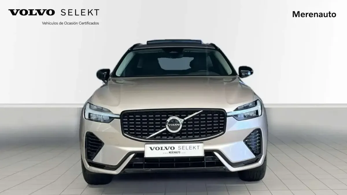 Usado Volvo XC60 Plus 351 CV (258 kW) 2025 Gris SUV