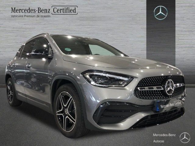 Usado Mercedes GLA200 AMG line 163 CV (119 kW) 2020 Gris montaña SUV