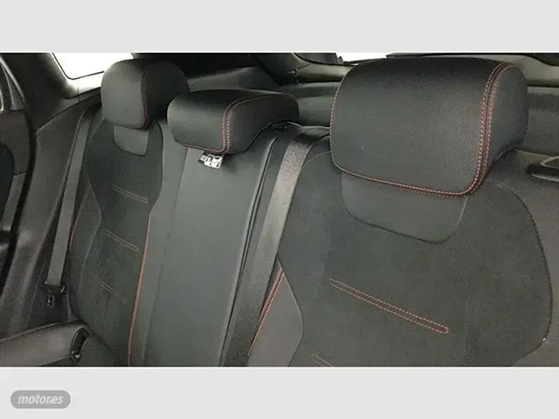 Usado Mercedes GLA250 218 CV (160 kW) 2025 Negro SUV