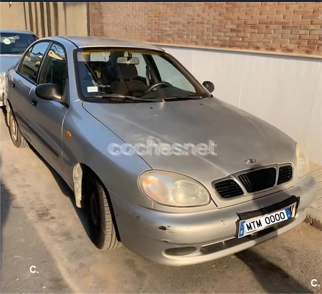 Usado Chevrolet Lanos SE 75 CV (55 kW) 2001 Gris / plata Berlina