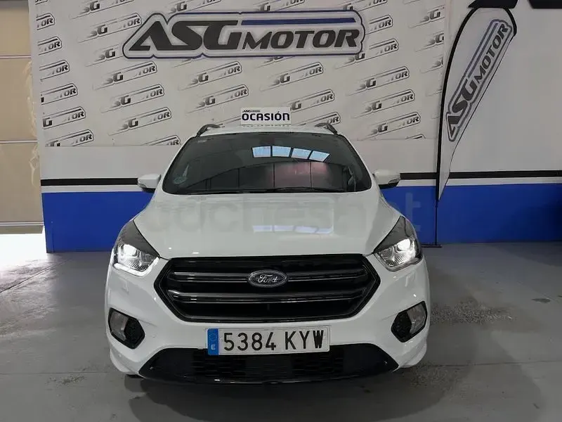 Usado Ford Kuga ST-Line 150 CV (110 kW) 2019 Blanco SUV