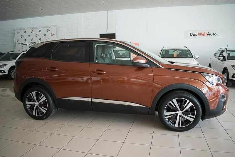 Usado Peugeot 3008 Allure 130 CV (95 kW) 2018 Marrón SUV