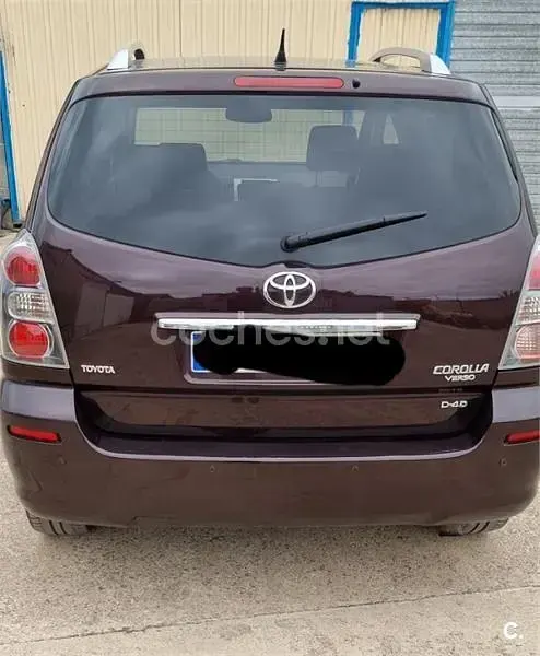 Usado Toyota Corolla Verso Sport 177 CV (130 kW) 2007 Granate Monovolumen