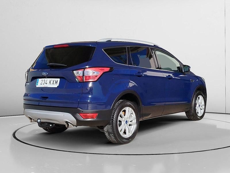 Usado Ford Kuga Trend+ 151 CV (111 kW) 2019 Azul SUV