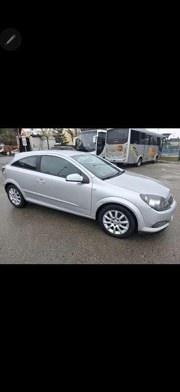 Usado Opel Astra GTC Enjoy 90 CV (66 kW) 2007 Gris Utilitario