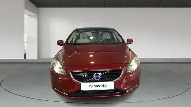 Usado Volvo V40 Summum 115 CV (84 kW) 2014 Rojo
