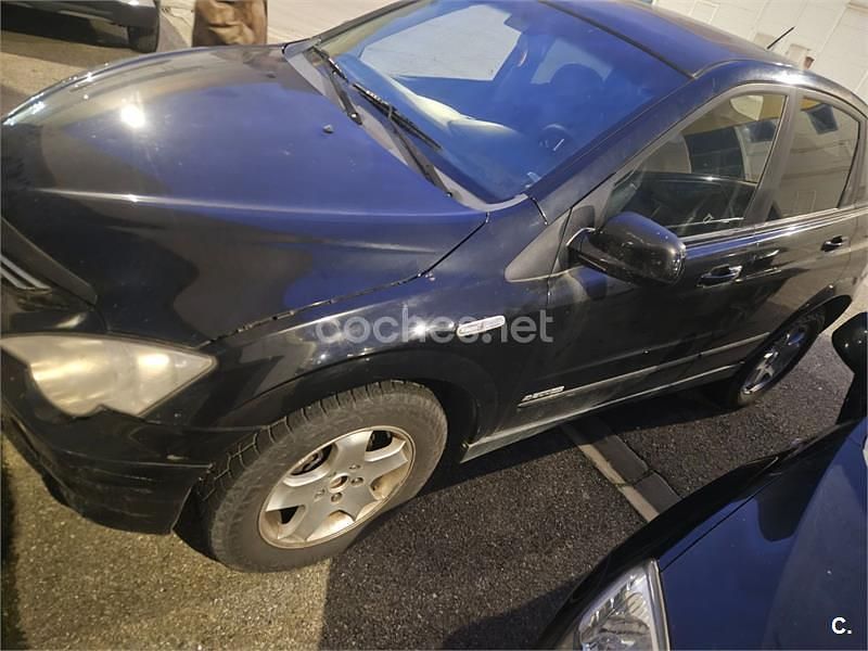 Usado Ssangyong (KGM) Kyron 141 CV (103 kW) 2008 Negro SUV