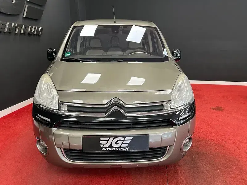 Usado Citroën Berlingo Seduction 114 CV (83 kW) 2013 Marrón Monovolumen
