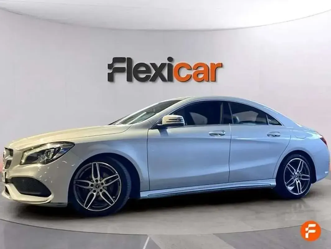 Usado Mercedes CLA180 122 CV (89 kW) 2018 Gris Coupe