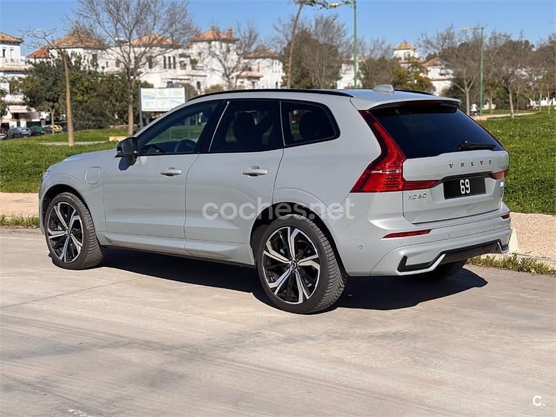 Usado Volvo XC60 455 CV (334 kW) 2023 Gris / plata SUV