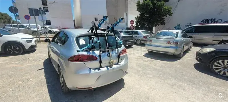 Usado Seat Leon Sport 105 CV (77 kW) 2007 Gris / plata Utilitario