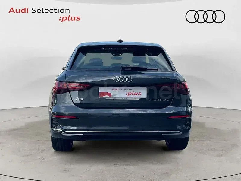 Usado Audi A3 Advanced Plus 204 CV (150 kW) 2024 Gris / plata Berlina