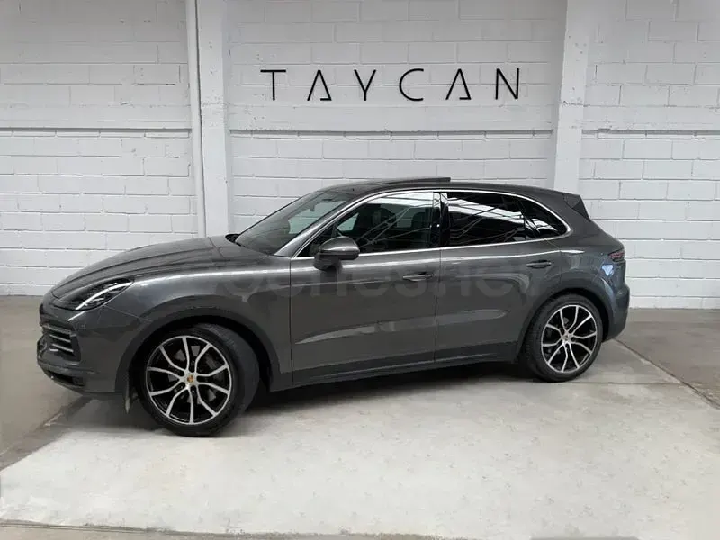 Usado Porsche Cayenne S 440 CV (323 kW) 2020 Gris / plata SUV