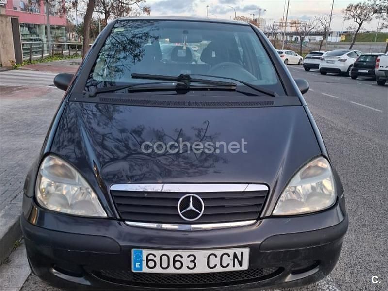 Usado Mercedes A170 Classic 90 CV (66 kW) 2002 Gris / plata Monovolumen