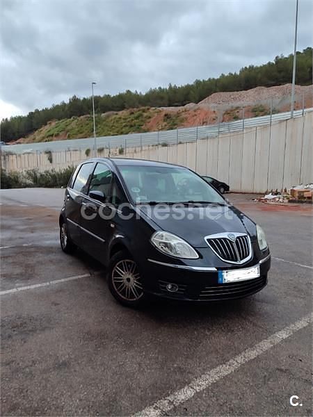 Negro Usado 2006 Lancia Musa Monovolumen | 4400 € - Imagen 1/4