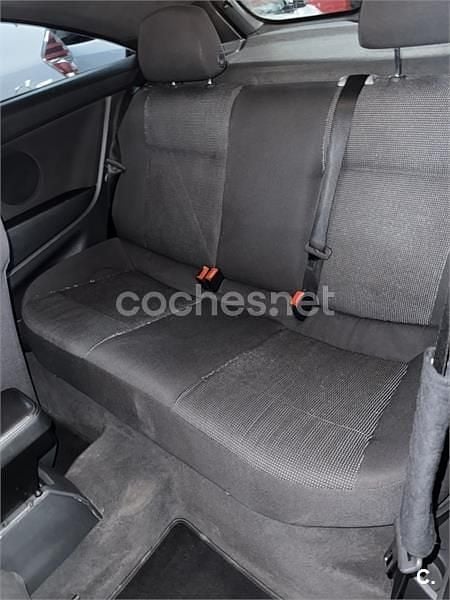 Usado Opel Astra GTC Enjoy 105 CV (77 kW) 2006 Negro Berlina