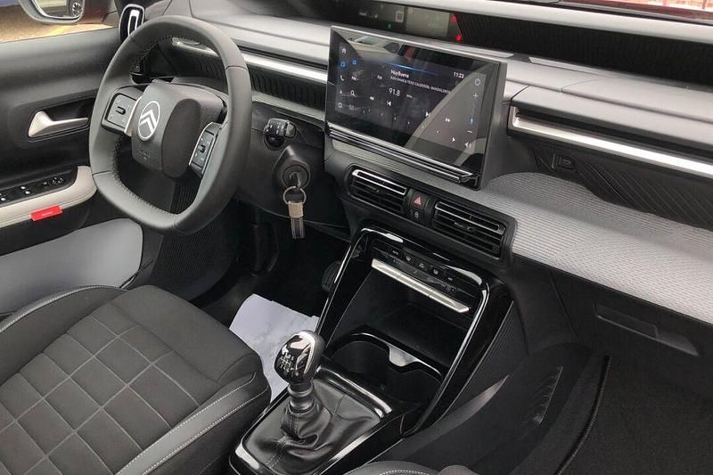 Usado Citroën C3 100 CV (73 kW) 2024 Rojo Utilitario