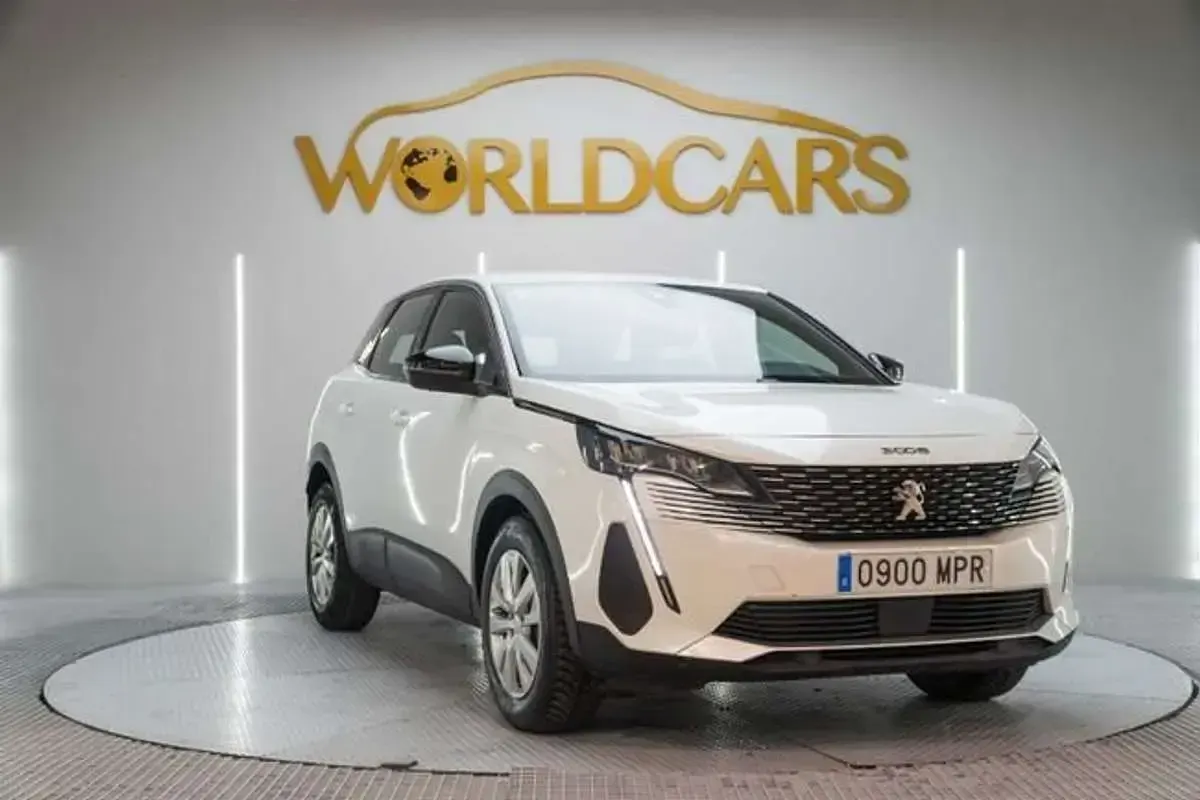 Usado Peugeot 3008 Active 131 CV (96 kW) 2024 Blanco SUV