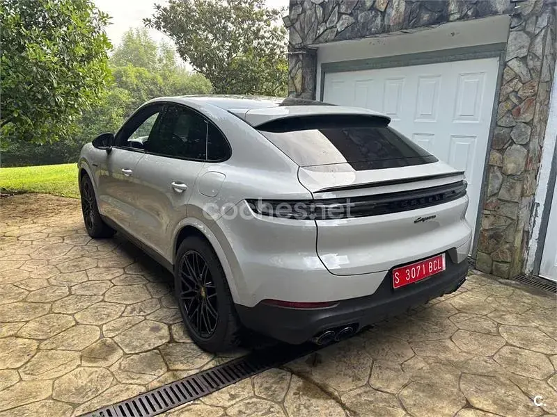 Usado Porsche Cayenne 462 CV (339 kW) 2024 Gris / plata SUV