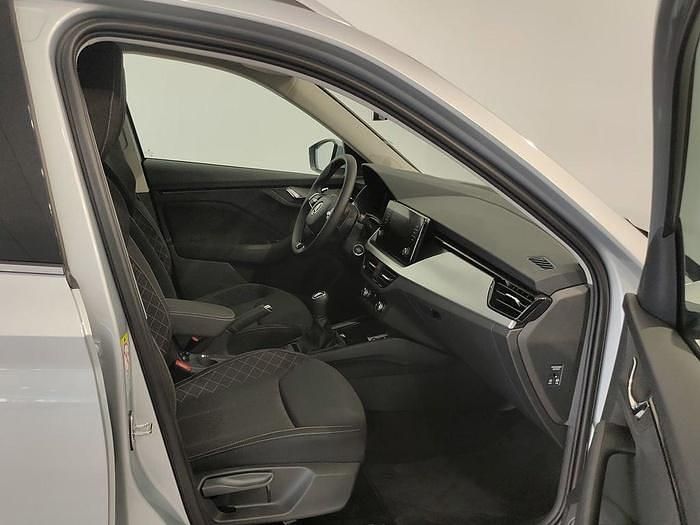 Usado Skoda Kamiq Selection 115 CV (84 kW) 2024 Gris plata SUV