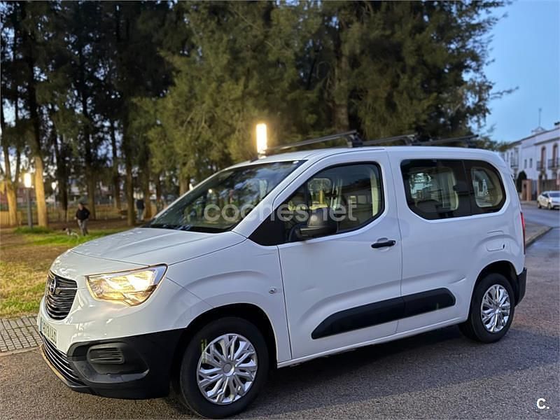 Usado Opel Combo Life Expression 102 CV (75 kW) 2021 Blanco Monovolumen
