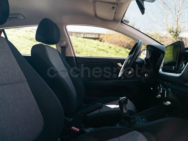 Usado Kia Stonic 84 CV (61 kW) 2022 Rojo SUV