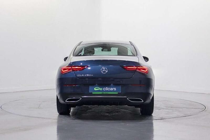 Usado Mercedes CLA200 163 CV (119 kW) 2022 Azul Coupe