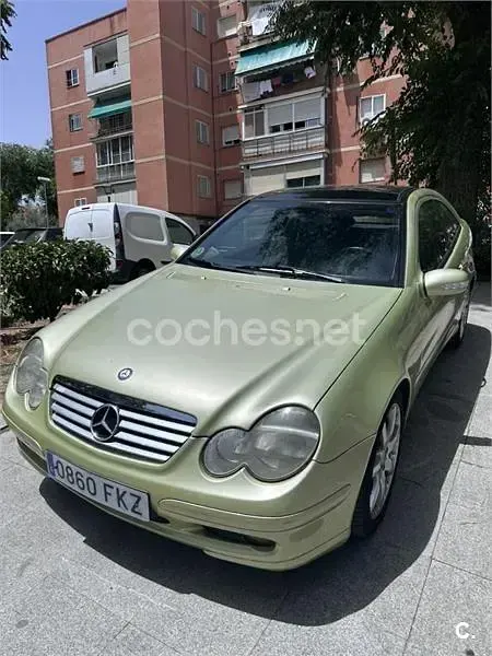 Usado Mercedes C230 197 CV (144 kW) 2002 Verde Berlina