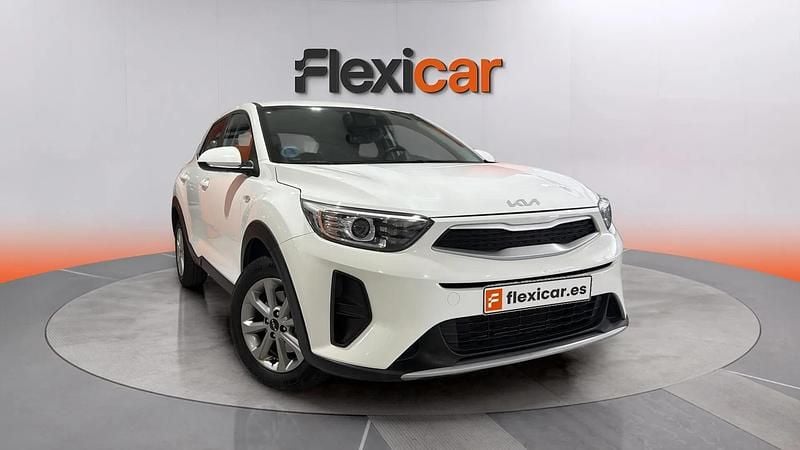 Usado Kia Stonic 84 CV (61 kW) 2022 Blanco SUV
