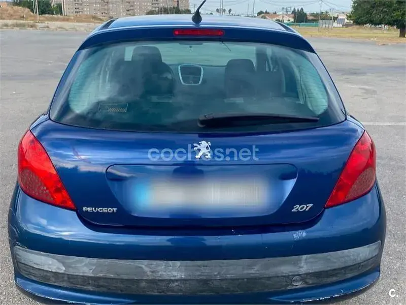 Usado Peugeot 207 70 CV (51 kW) 2006 Azul Berlina